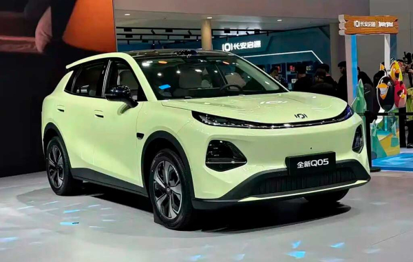 Компания Changan представила электрический кроссовер Nevo Q05 за 880 000 руб
