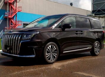 В России стартовали продажи минивэнов Sollers SP7 и JAC RF8