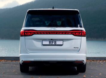 В России стартовали продажи минивэнов Sollers SP7 и JAC RF8