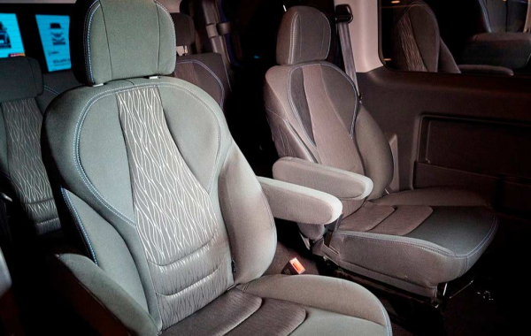 Представлен микроавтобус Sollers SF1: пассажирская версия одноименного фургона